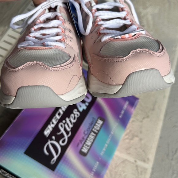 New Skechers D’ Lites 4.0 Goodyear Women’s Memory Foam Sneakers Sz 11 - Picture 9 of 11